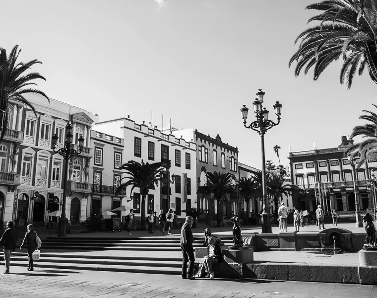 Place en centre ville en Espagne